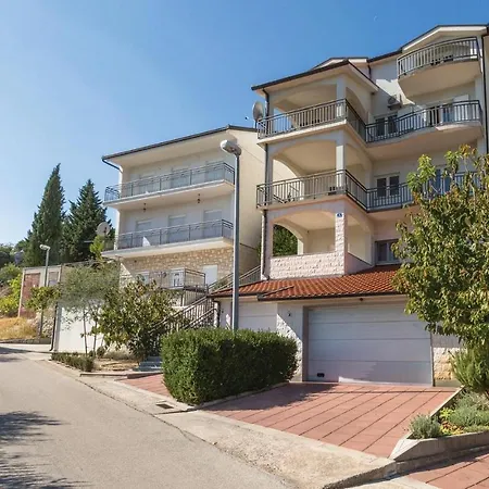 2 Bedroom Lovely In Ploce 公寓 *