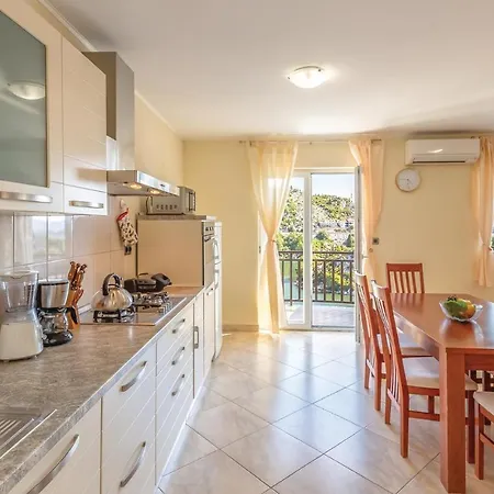 2 Bedroom Lovely In Ploce * Ploce (Dubrovnik-Neretva)
