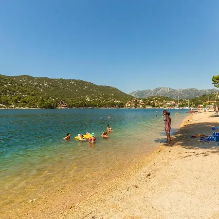 2 Bedroom Lovely In Ploce *