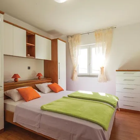 2 Bedroom Lovely In Ploce *